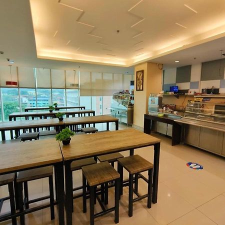 Greenwindows Hotel Davao City Εξωτερικό φωτογραφία