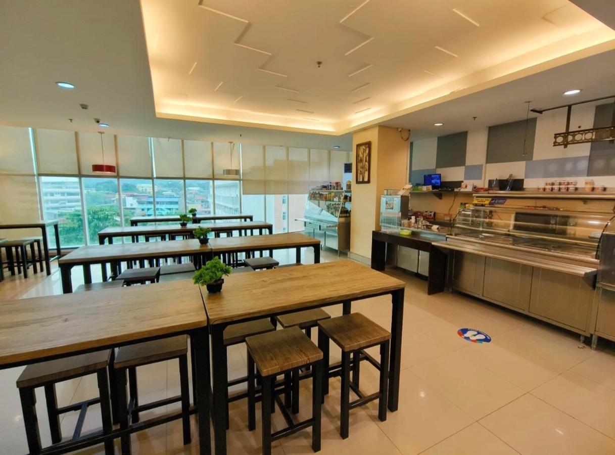 Greenwindows Hotel Davao City Εξωτερικό φωτογραφία